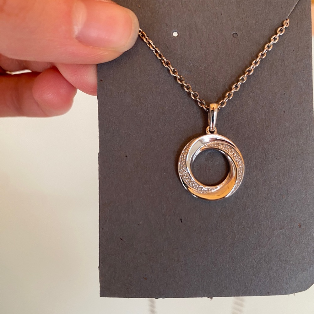 BRILLIANT EARTH NECKLACE - Picture 4 of 5